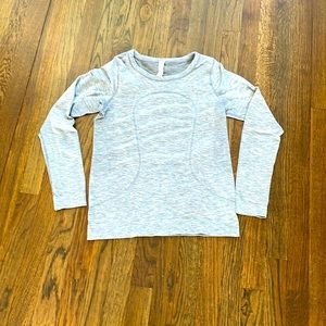 Lululemon Slate/White Swiftly Tech Long Sleeve Shirt size 4